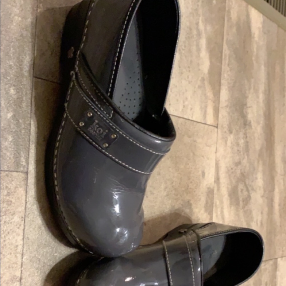 Women’s Koi Sanita shoes ❤️